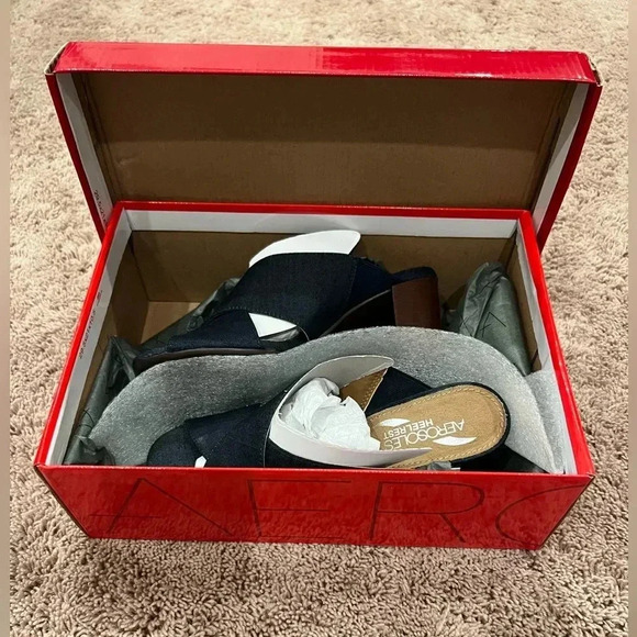 New in box Aerosoles high alert blue denim sandals 6.5 block heel x cross - Picture 14 of 16
